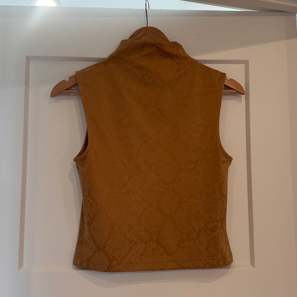 Express Body Contour Snakeskin Jacquard Mock Neck Top in Pecan Size Small - Picture 9 of 11
